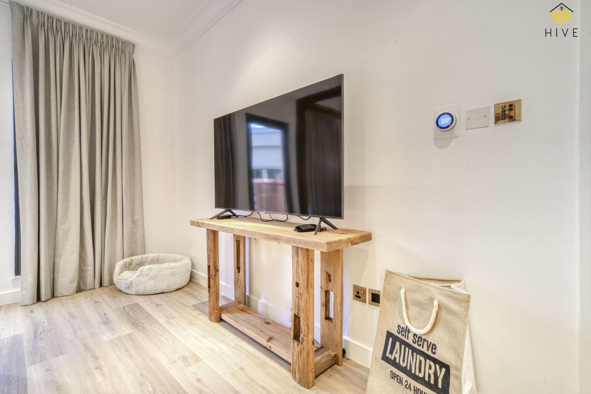 Stunning 4 Bed In Canal Cove Dubai