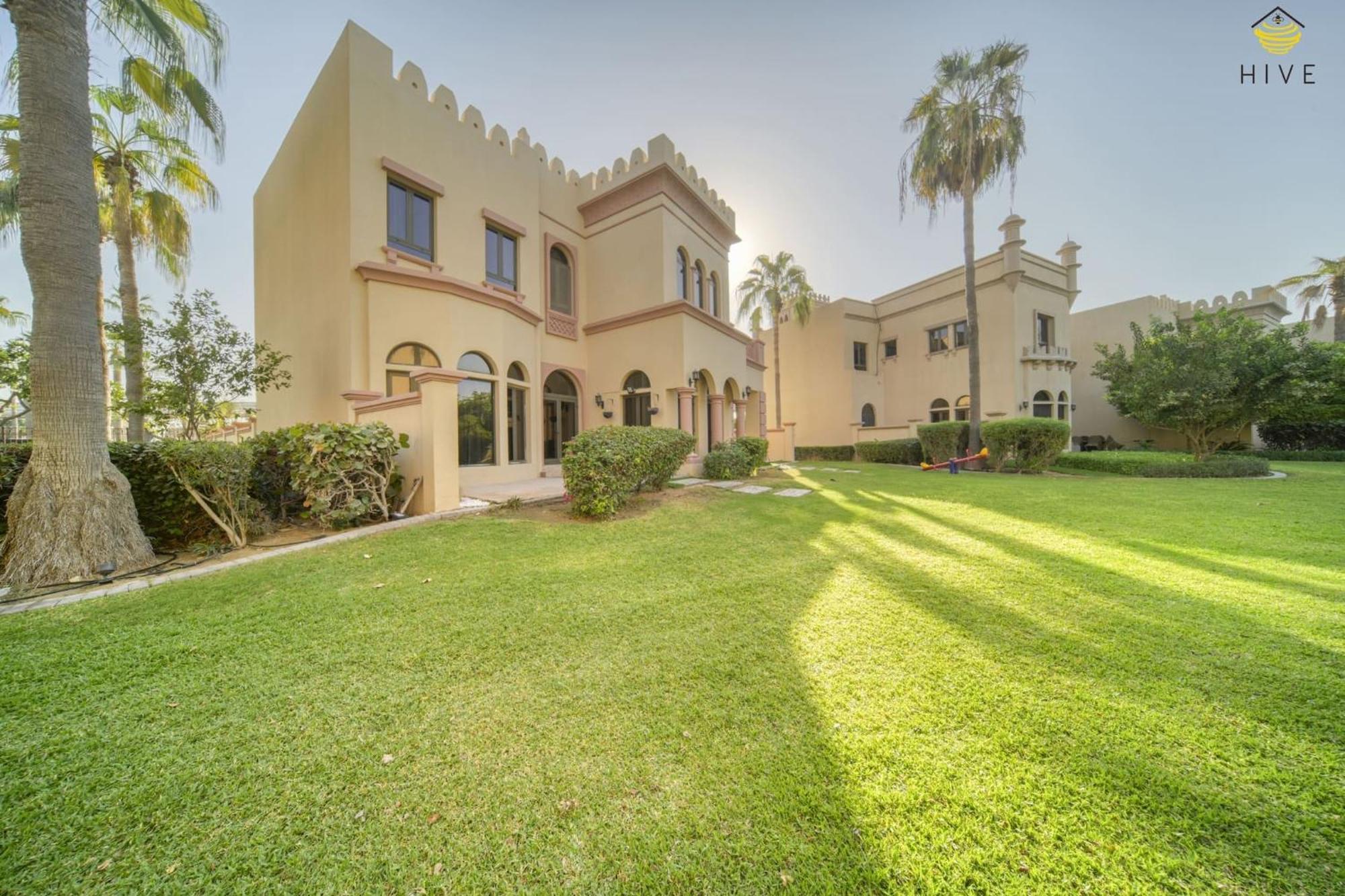 Stunning 4 Bed In Canal Cove Villa Dubai