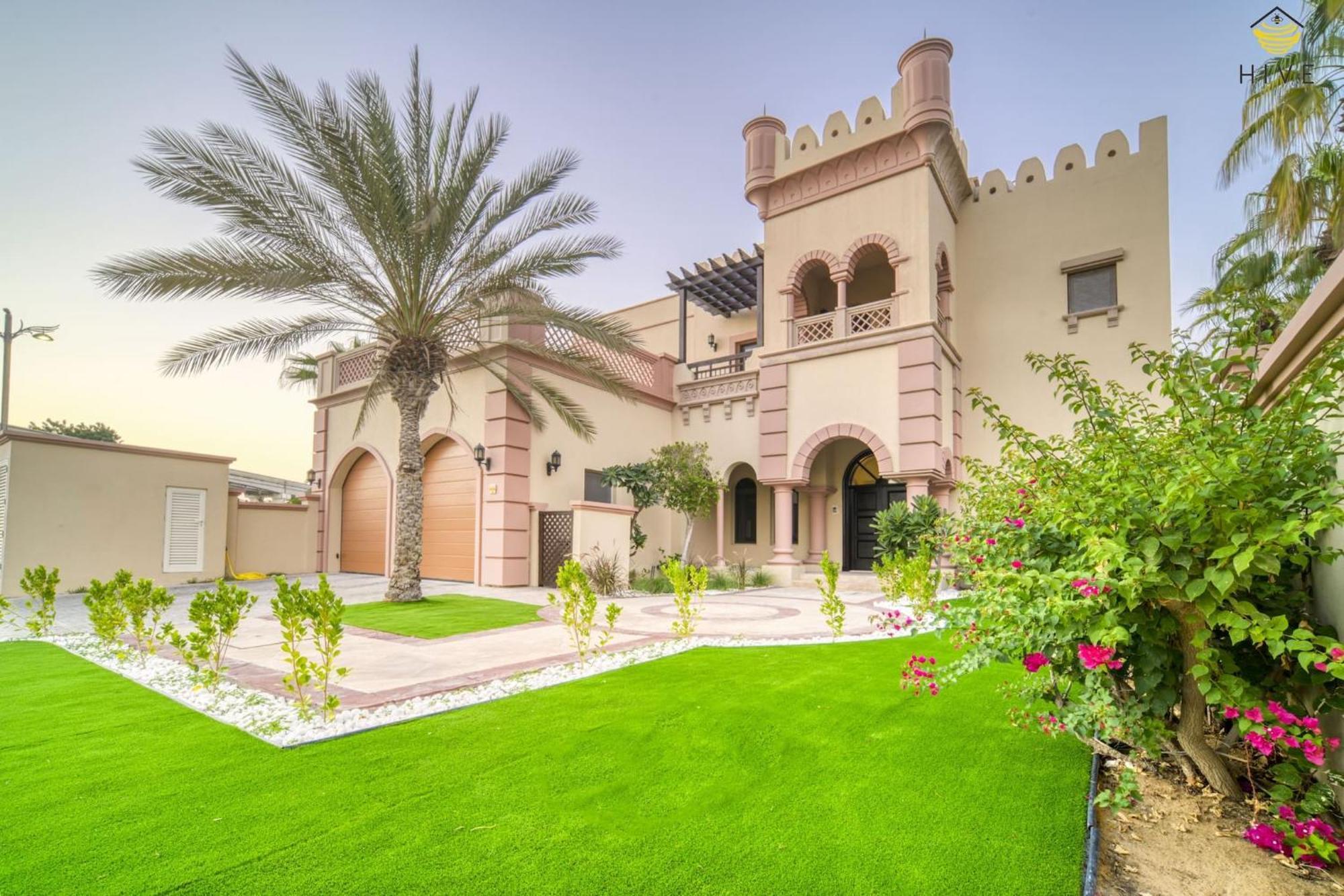 Stunning 4 Bed In Canal Cove Villa Dubai