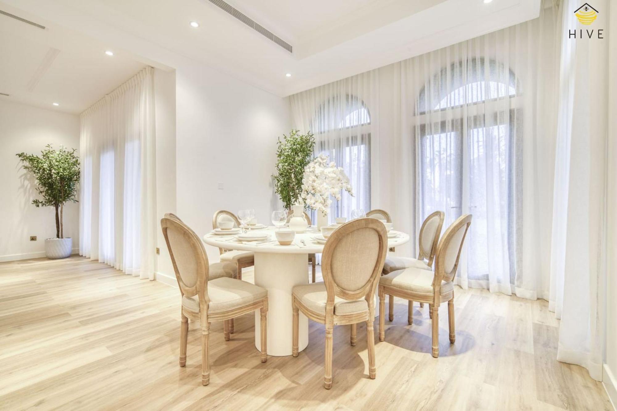 Stunning 4 Bed In Canal Cove *