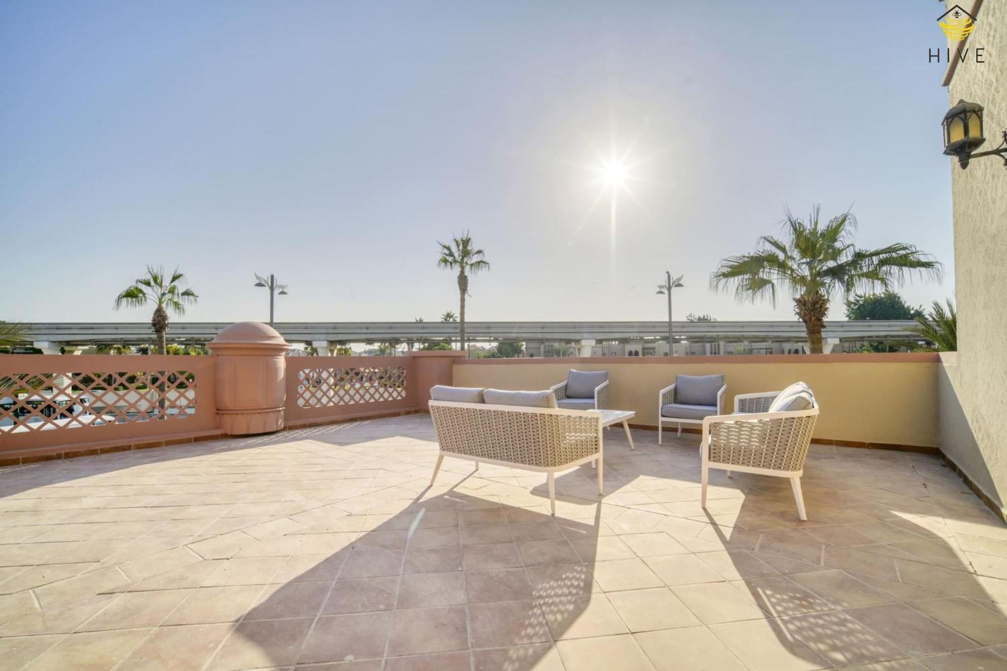 Stunning 4 Bed In Canal Cove Villa Dubai