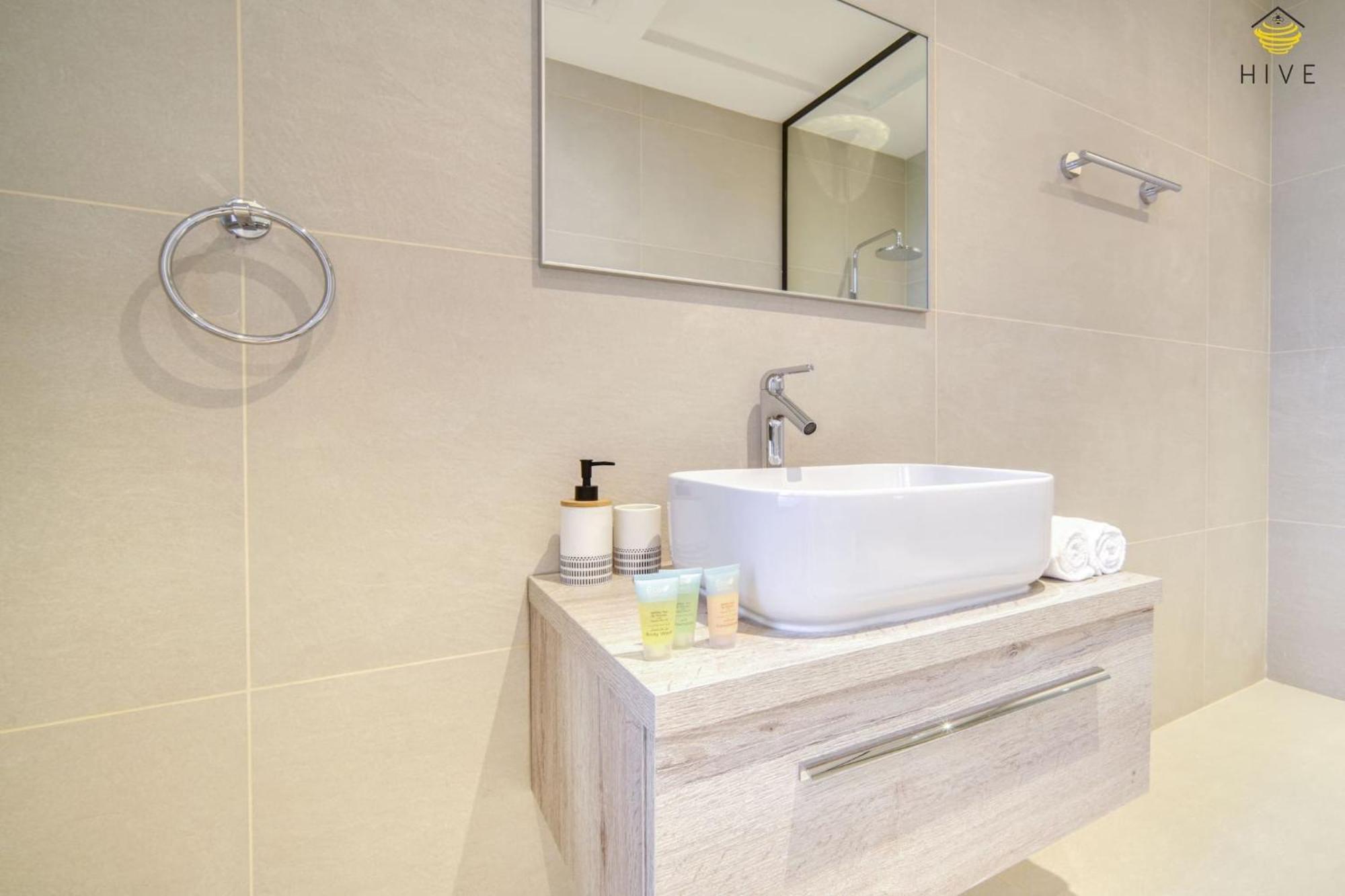 Stunning 4 Bed In Canal Cove